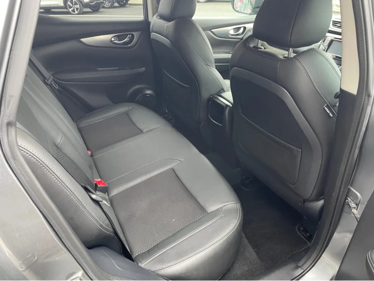 Nissan Qashqai 1.2 SV PREMIUM SS PART PET LEA - Image 4