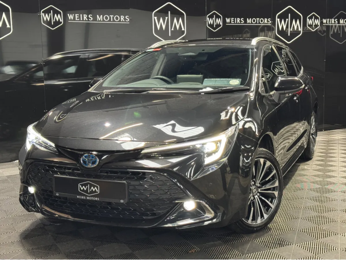 Toyota Corolla 1.8 Hybrid Sol Estate - Image 2