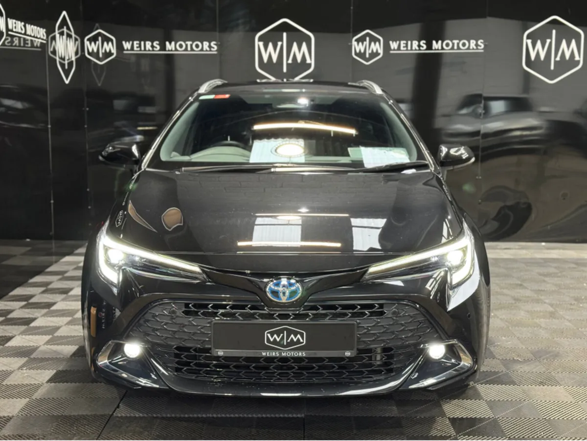 Toyota Corolla 1.8 Hybrid Sol Estate - Image 4