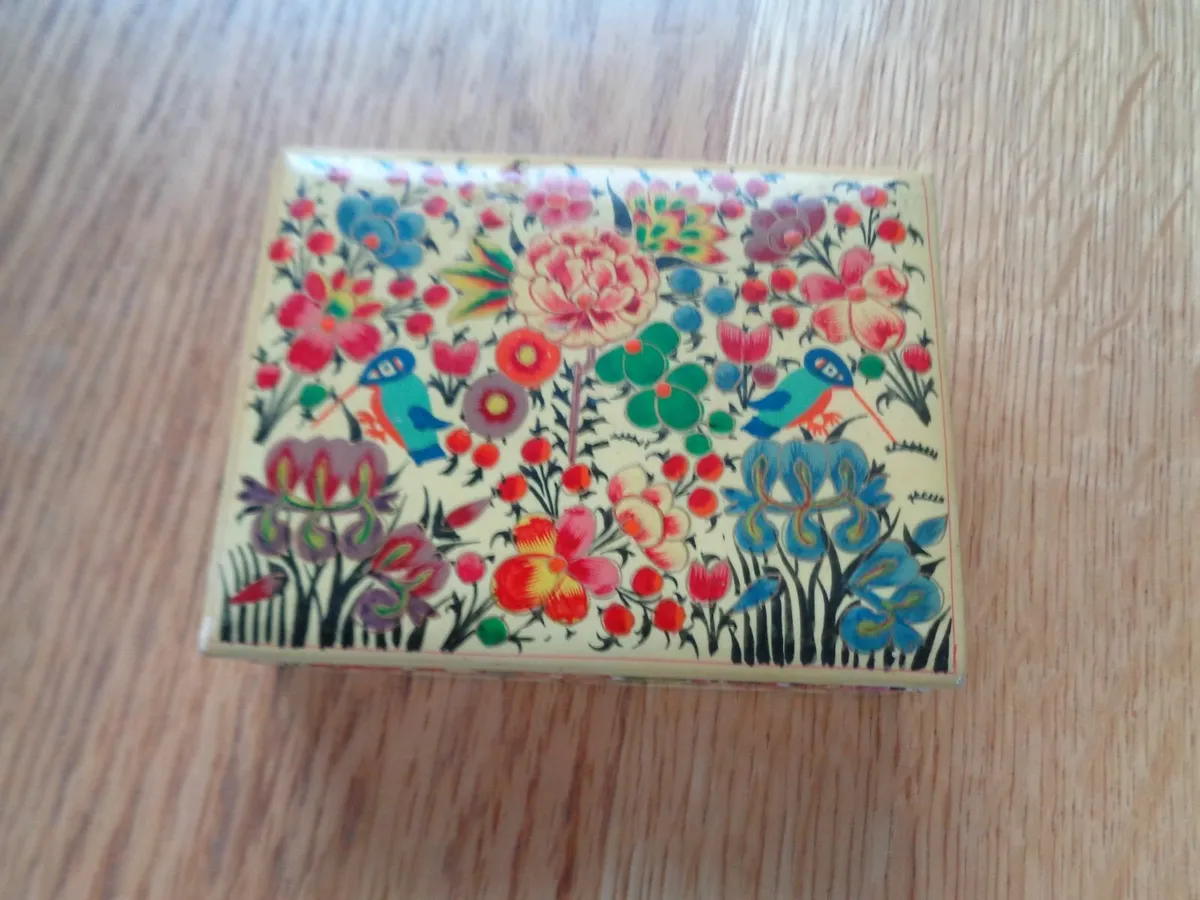 Vintage Indian Paper Mache Box for Sale - Image 3