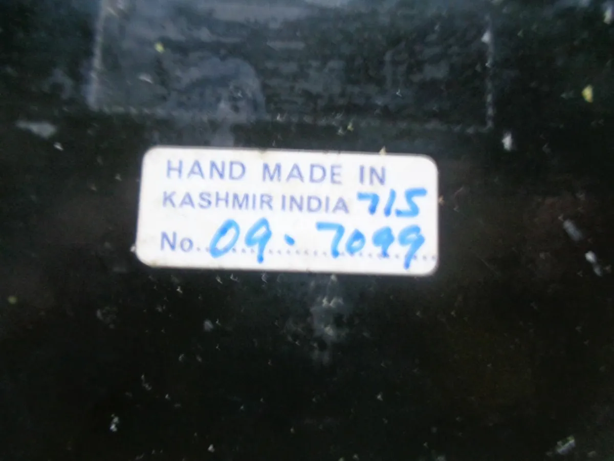 Vintage Indian Paper Mache Box for Sale - Image 4