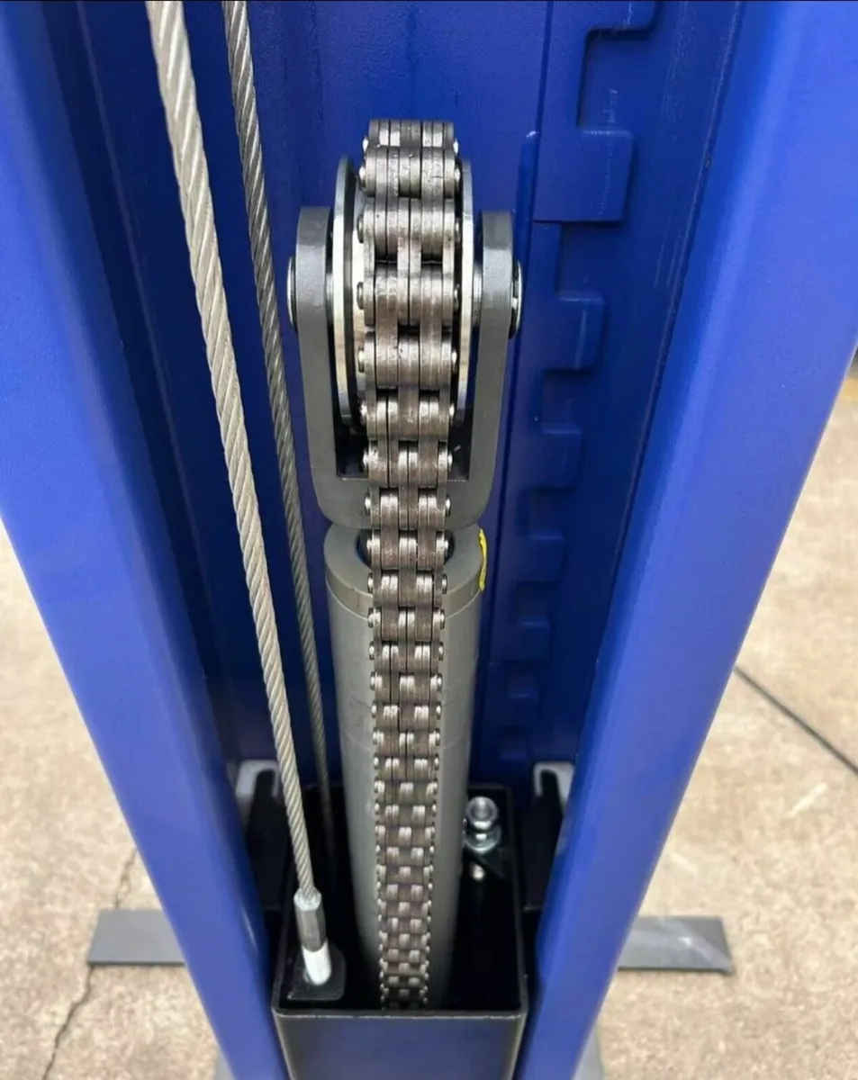 2 POST LIFT 4 TONNE - Image 3