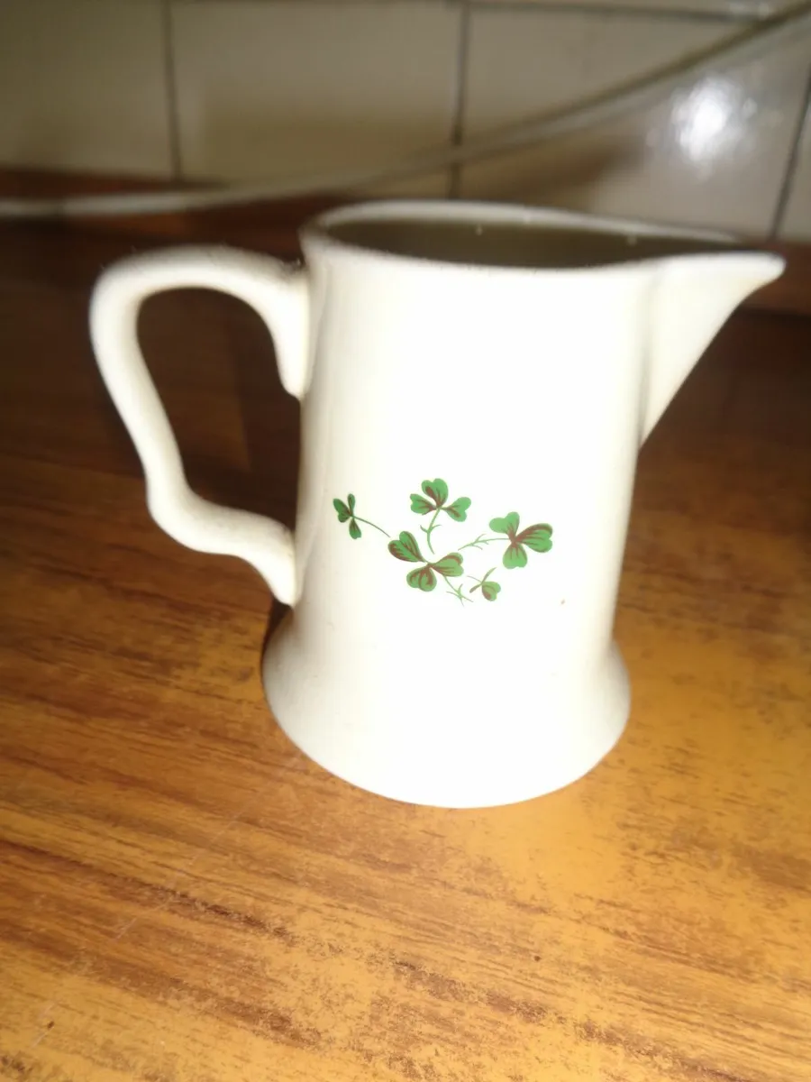 Vintage Carrigaline Shamrock Jug for Sale - Image 4