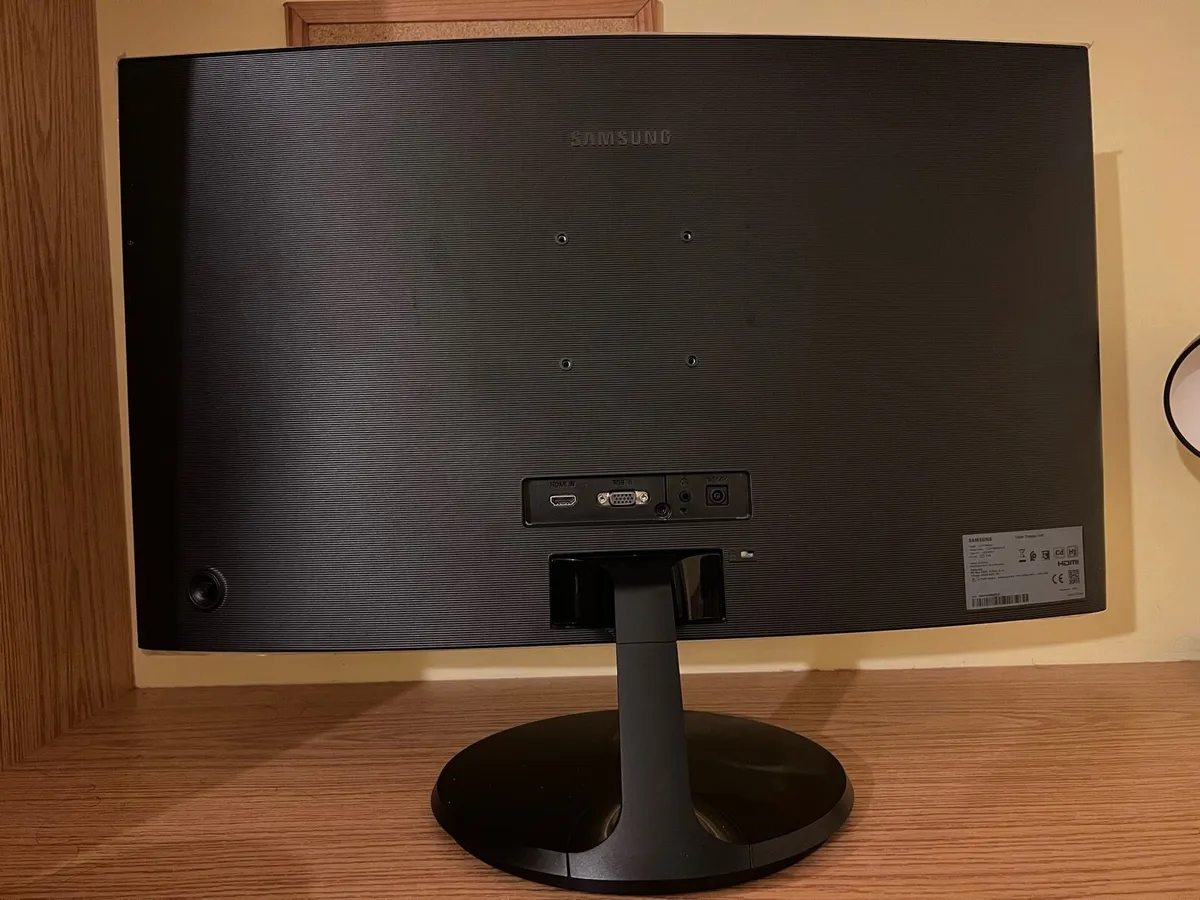 Samsung C27F390 27-Inch Curved LED Monitor - Image 2