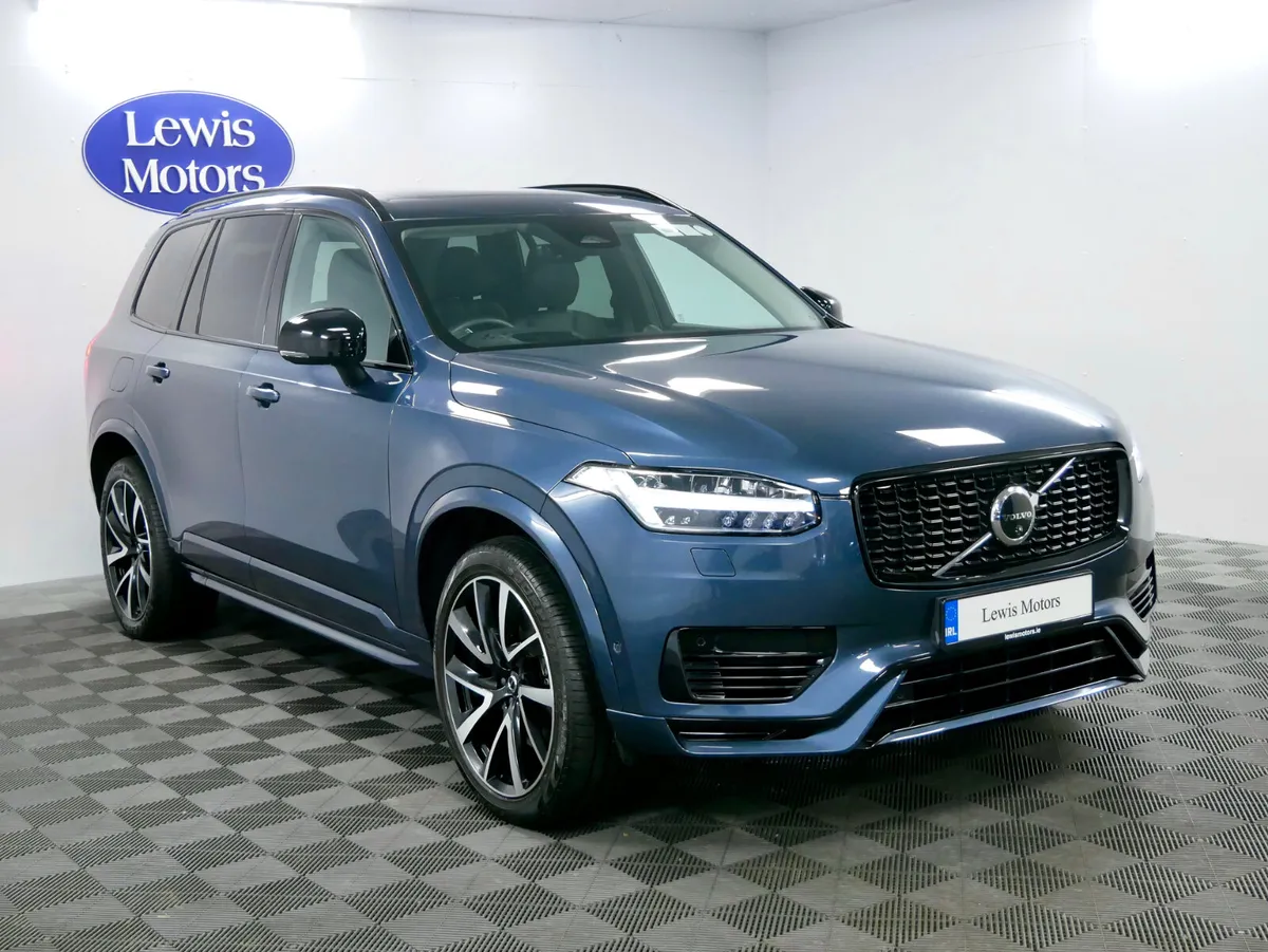2023 Volvo XC90 T8 ULTIMATE DARK THEME - Image 2