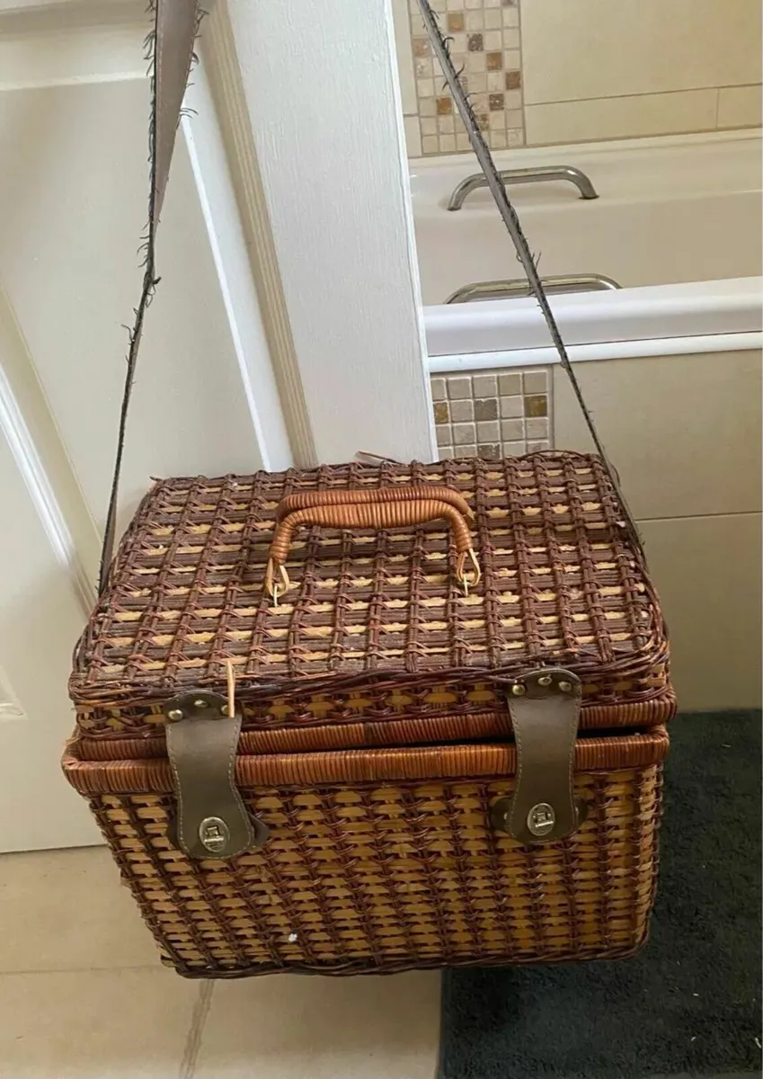 Large Wicker Picnic Basket with Handles and Strap - Image 1