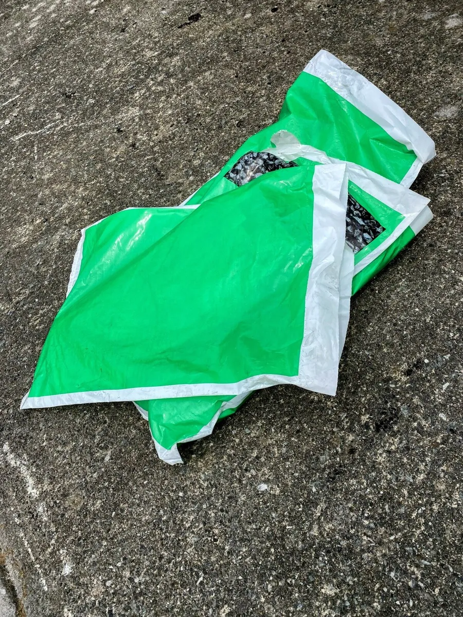 Plastic bags for turf - Image 2