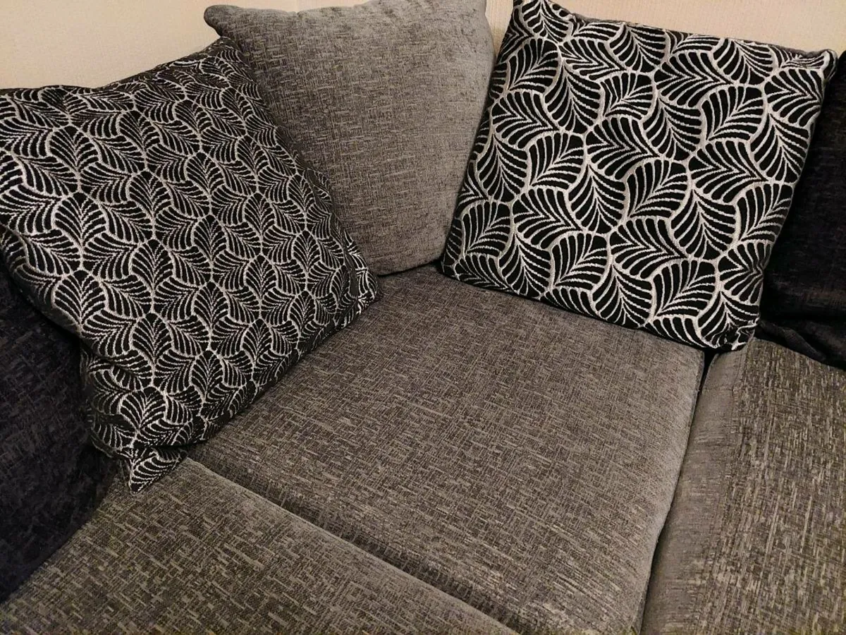 Corner couch - Image 3