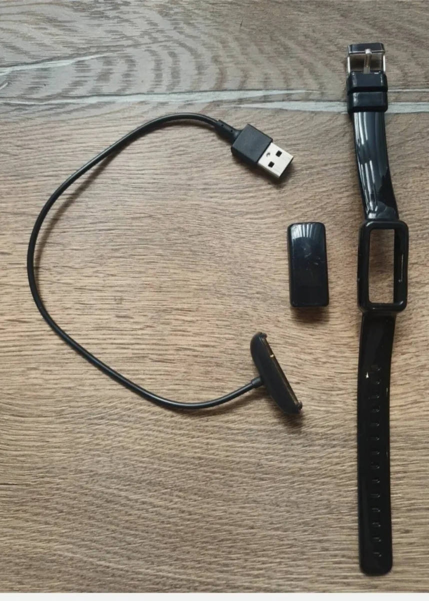 Fitbit Inspire 2 Fitness tracker & charger - Image 1