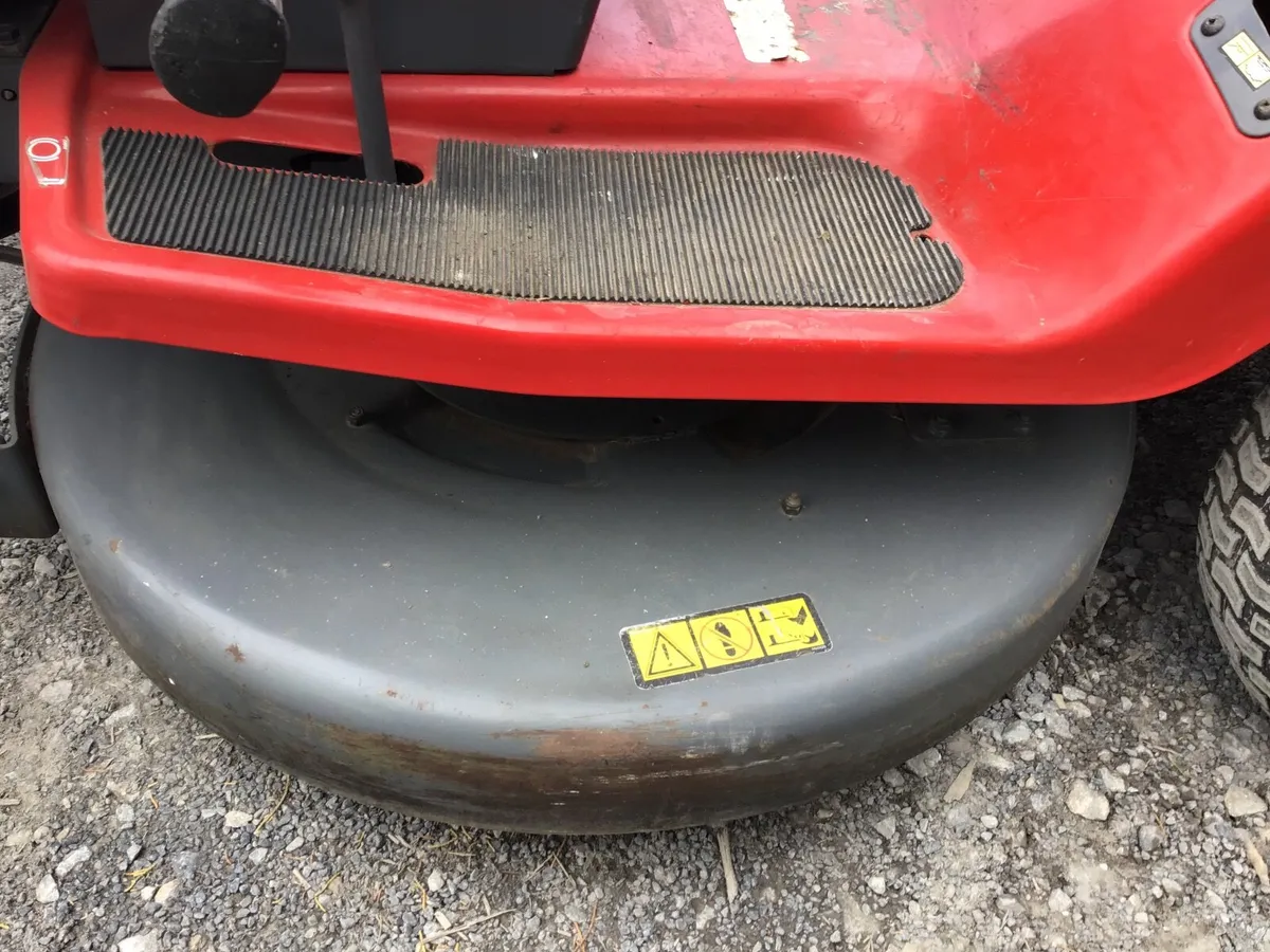 Ride on lawnmower - Image 2
