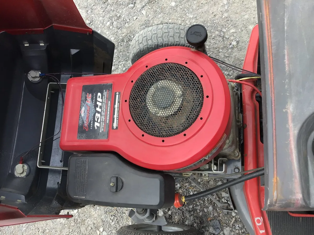 Ride on lawnmower - Image 4