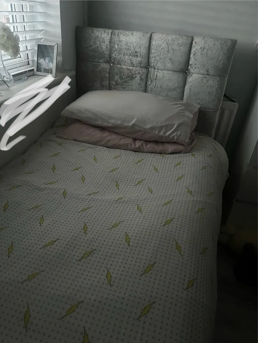 Bed - Image 2