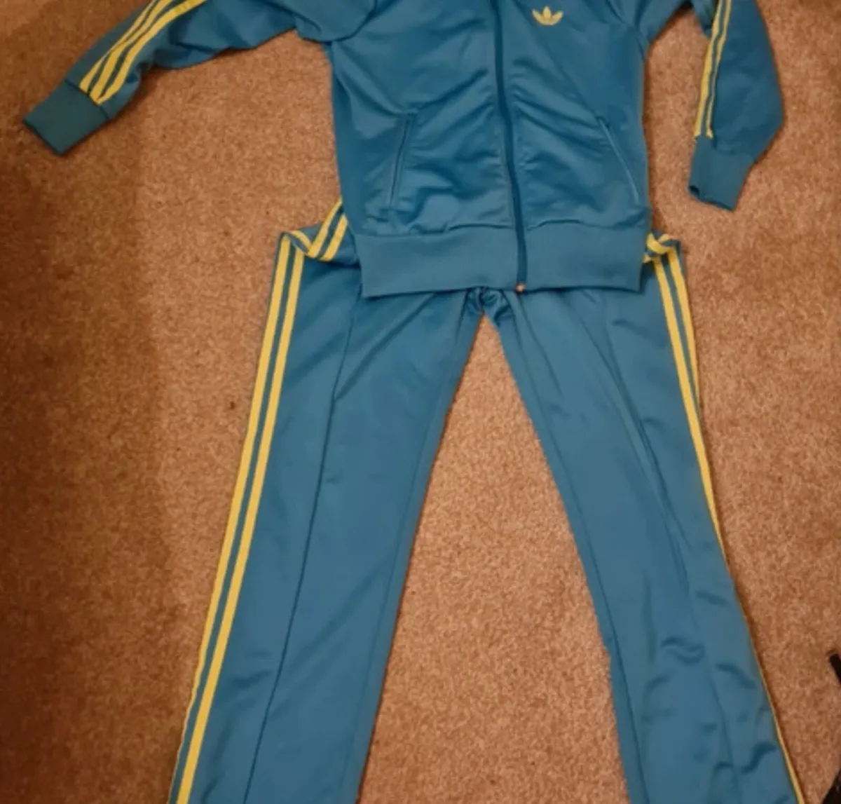 2 yracksuits - Image 2