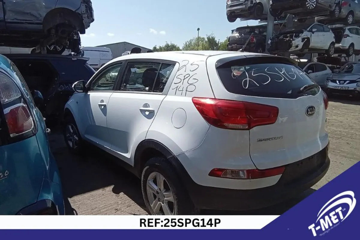 2015 KIA SPORTAGE BREAKING FOR PARTS - Image 4