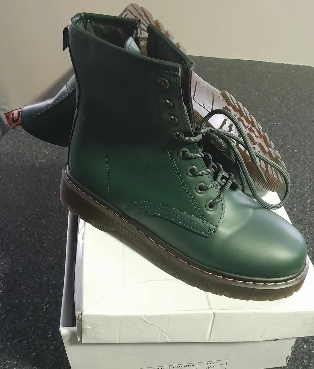 Green Ladies Docs - Image 2