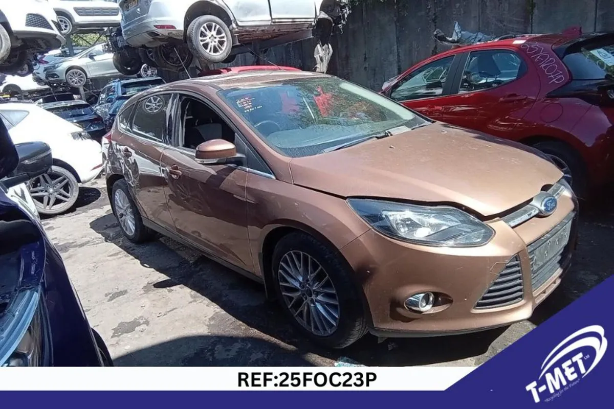 2014 FORD FOCUS BREAKING FOR PARTS - Image 1