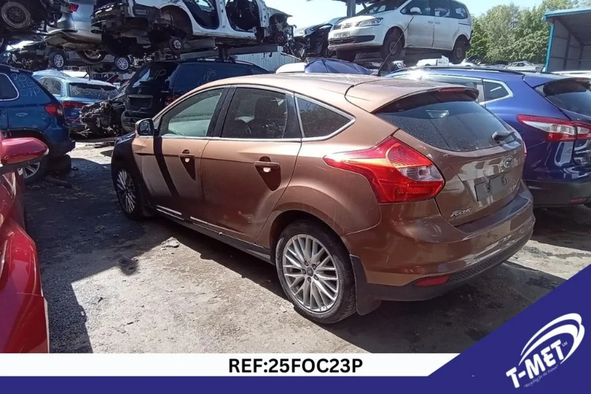 2014 FORD FOCUS BREAKING FOR PARTS - Image 4