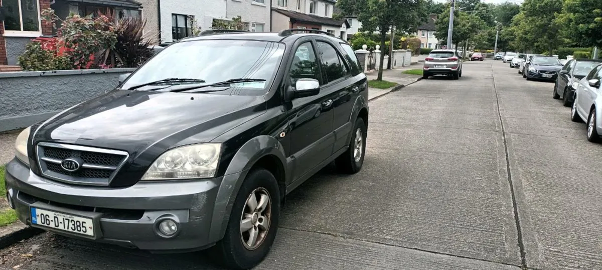 2006 Kia Sorento.. non runner...for spares - Image 4