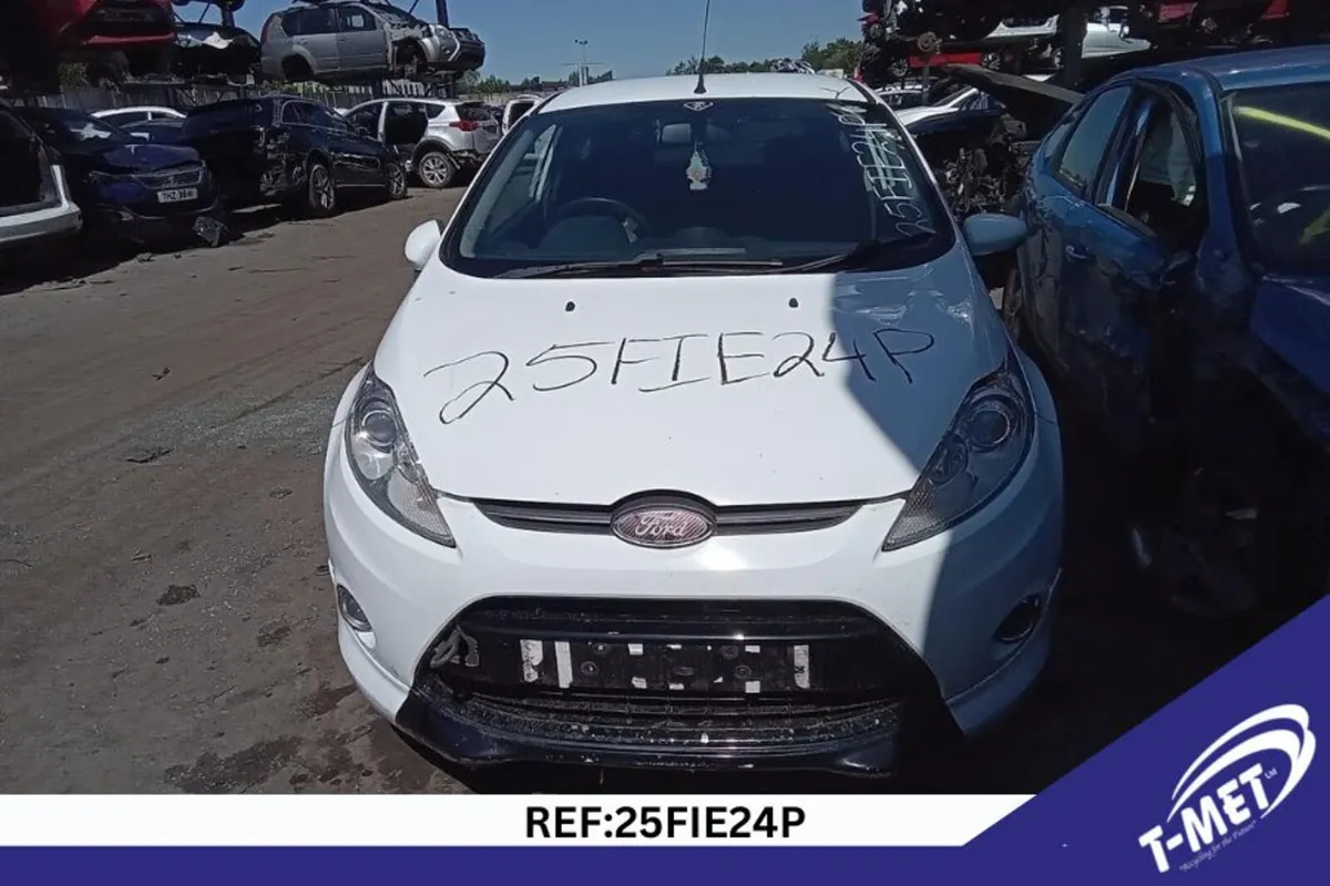 2011 FORD FIESTA BREAKING FOR PARTS - Image 2