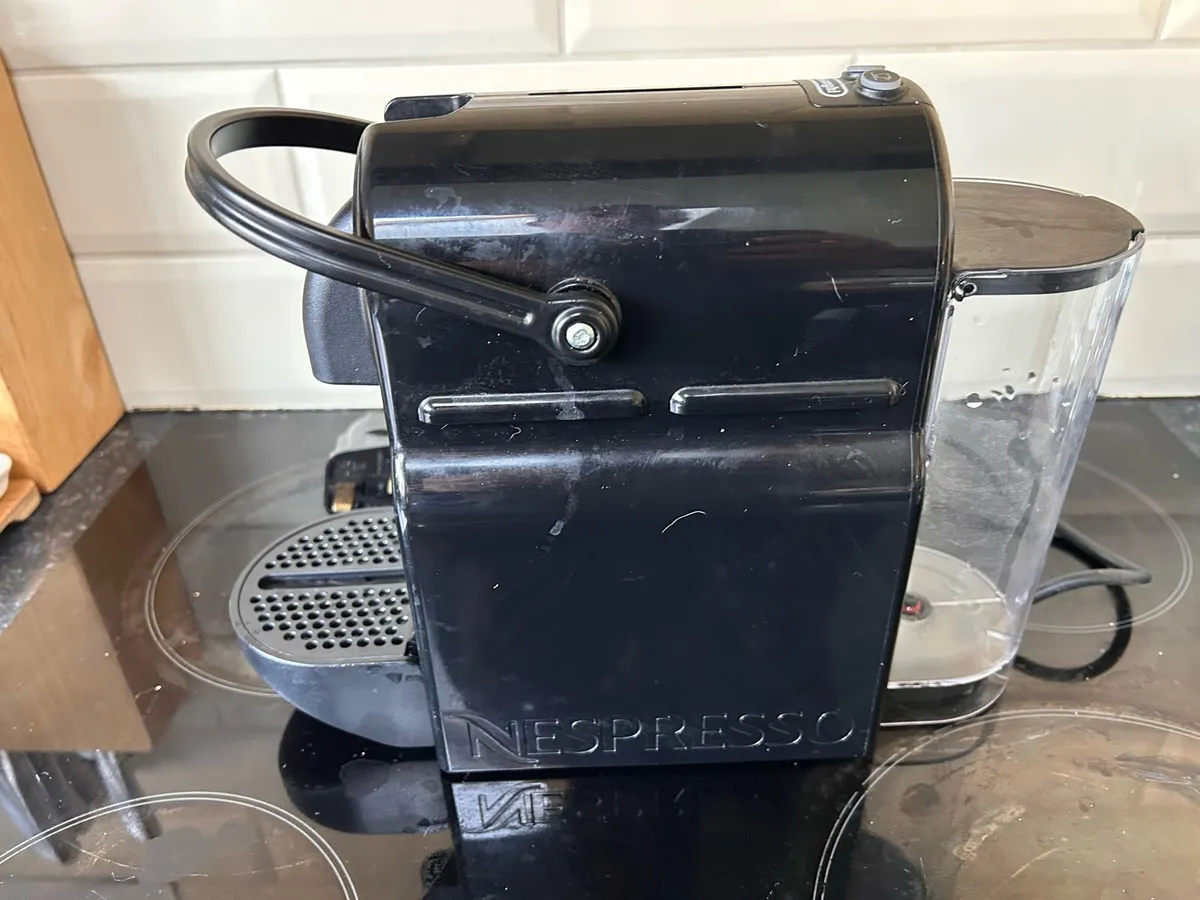 Nespresso Inissia EN80.B coffee maker - Image 2