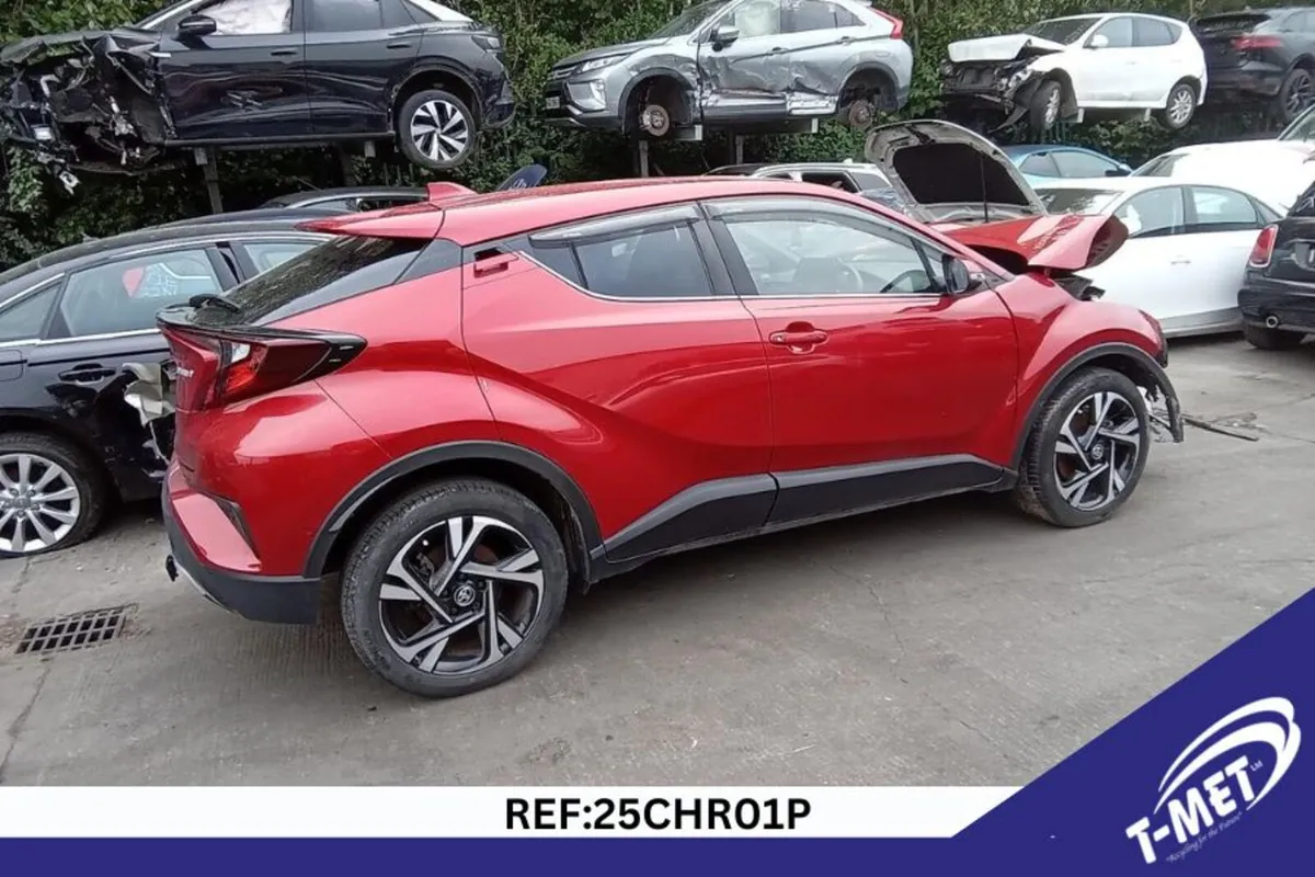 2022 TOYOTA C-HR BREAKING FOR PARTS - Image 3