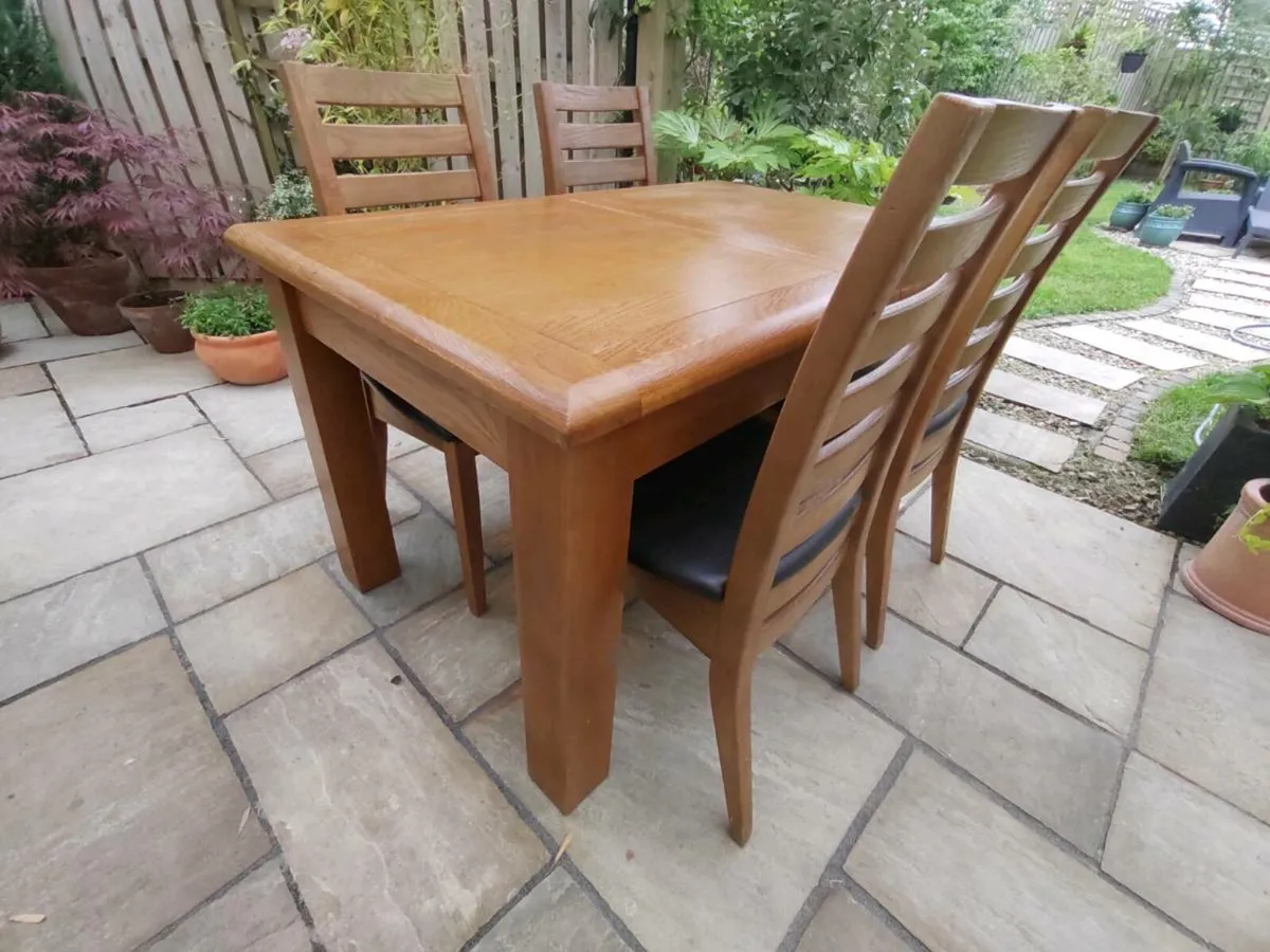 Kitchen dining table - Image 1