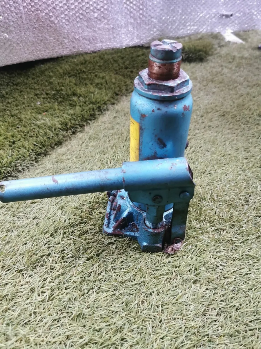 Original Hydraulic 3tonne Bottle Jack Germany - Image 2