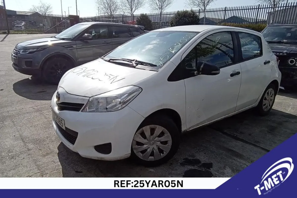 2012 TOYOTA YARIS BREAKING FOR PARTS - Image 1