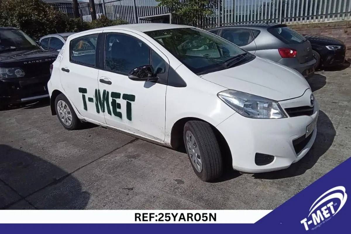2012 TOYOTA YARIS BREAKING FOR PARTS - Image 3