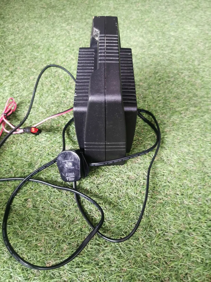 Universal Golf Glider Charger 12volt - Image 4