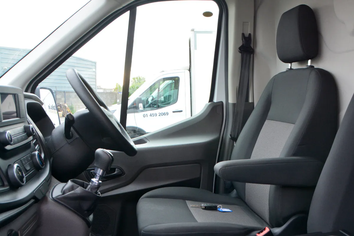 Ford Transit LWB Medium roof - Image 4