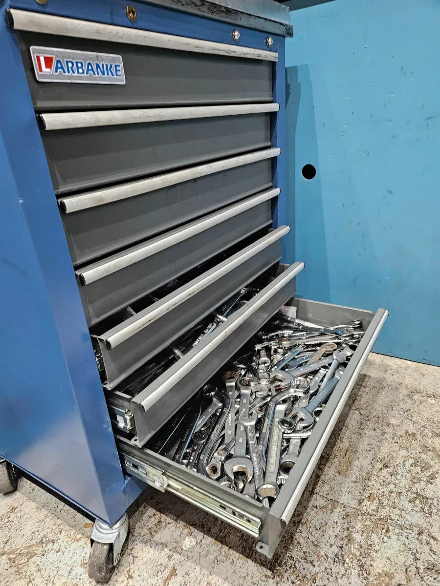 7 Drawer rolling tool cabinet - Image 1