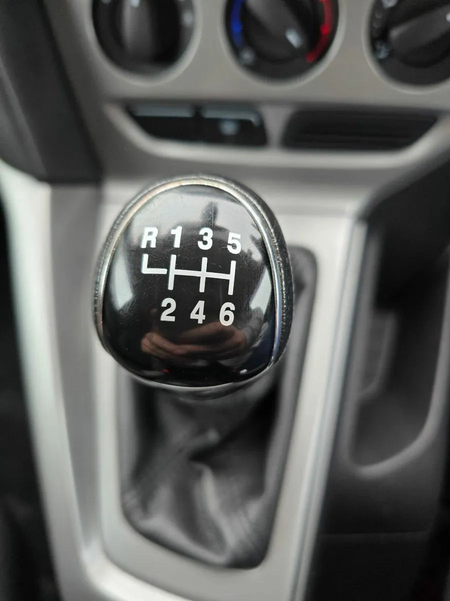 Ford Focus Van 2015 - Image 3