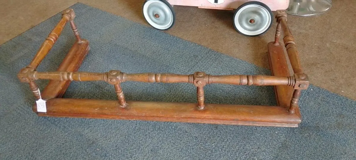 Early 20th Century Wooden Fire Fender - Image 1