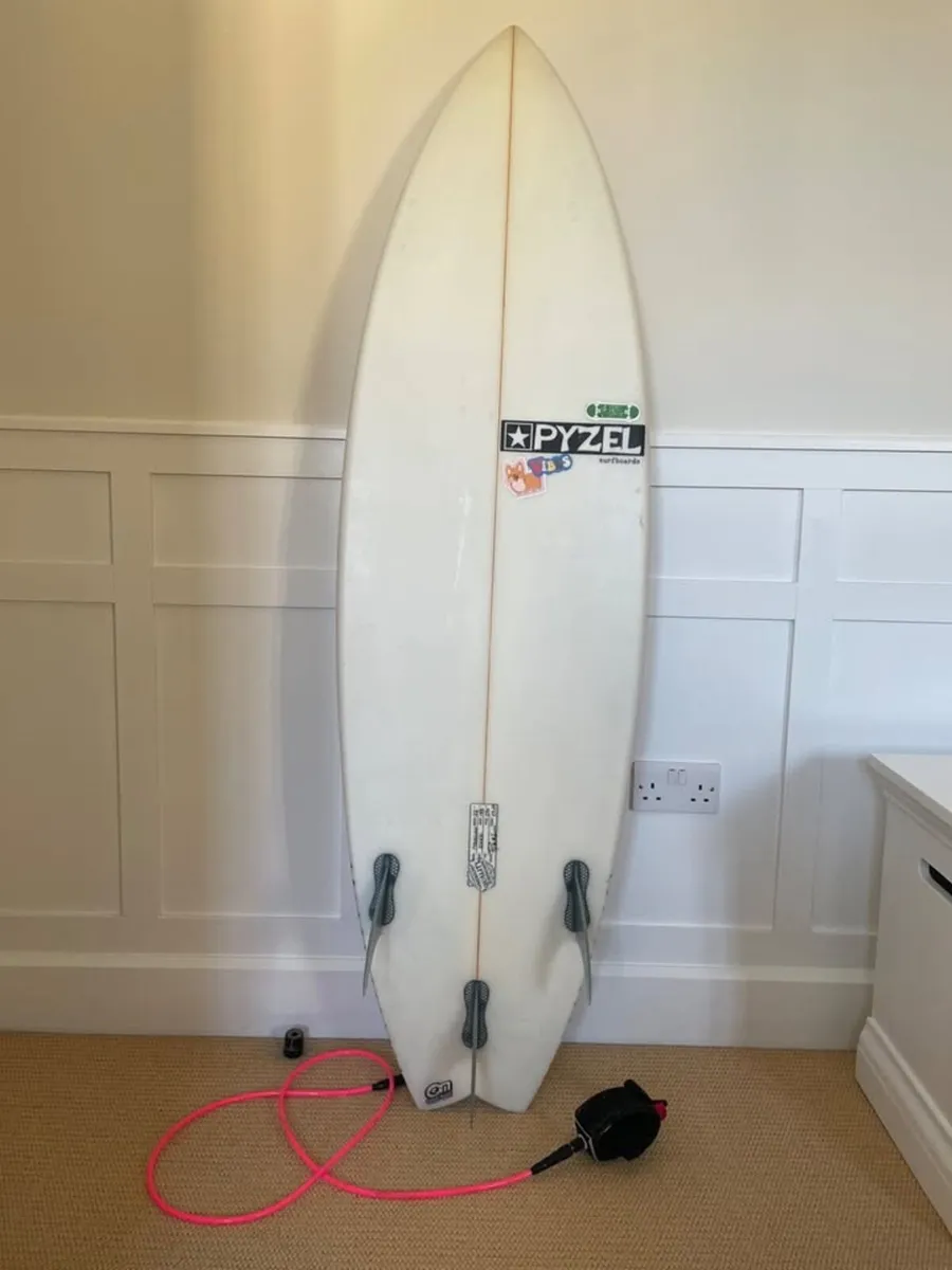 PYZEL PYZALIEN surfboard 5’6 - Image 2