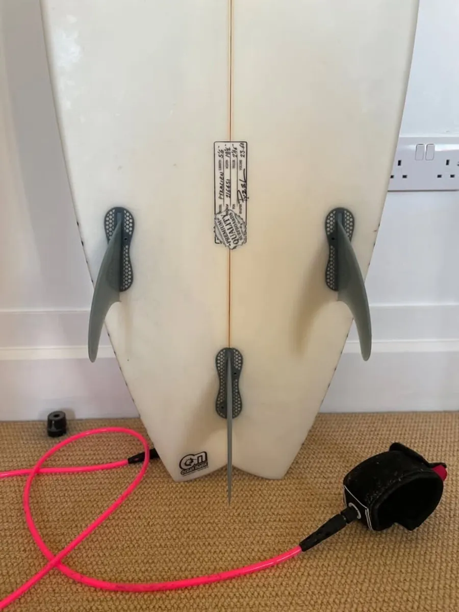 PYZEL PYZALIEN surfboard 5’6 - Image 3