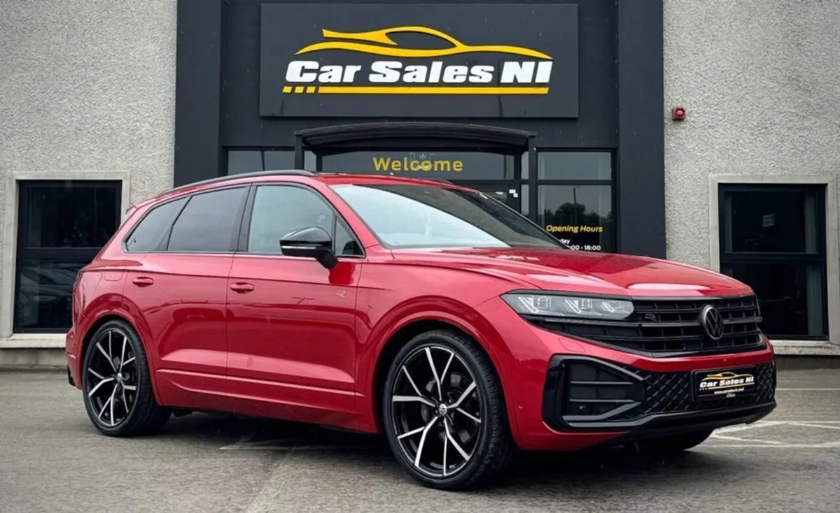 Volkswagen Touareg 3.0 TDI V6 Black Edition SUV 5 - Image 1
