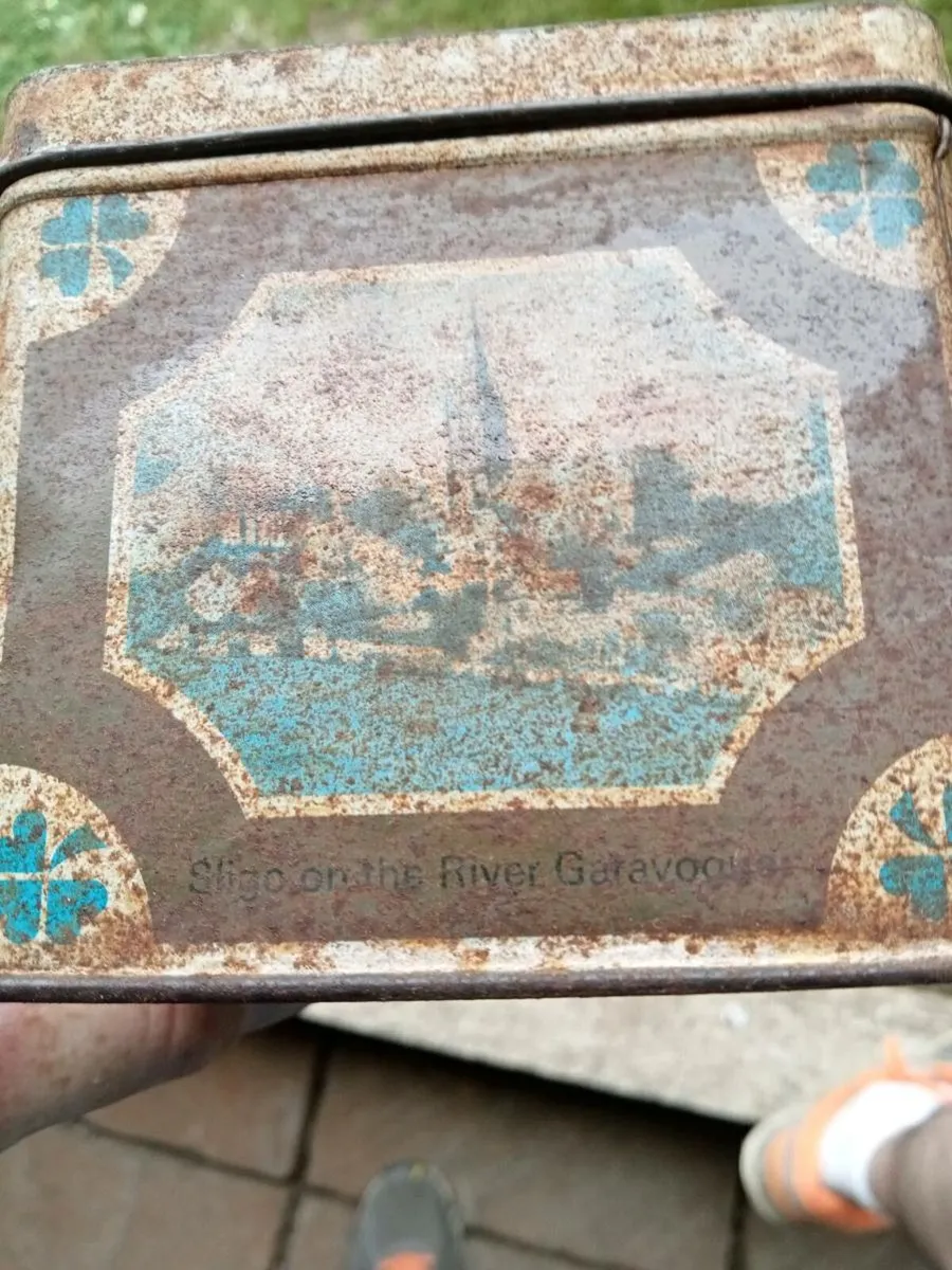 Old biscuits tins - Image 4