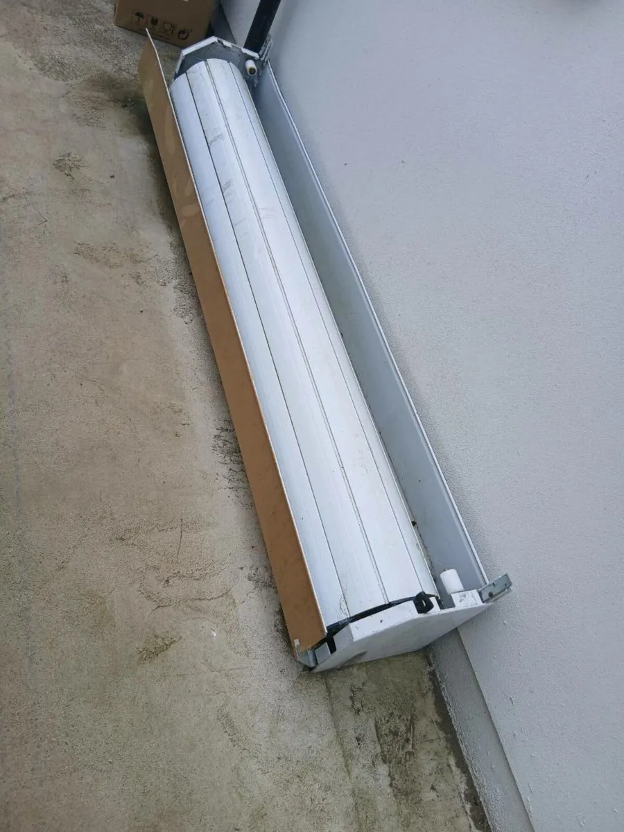 Rooler door/horsebox dividing gates/plastic baler - Image 4