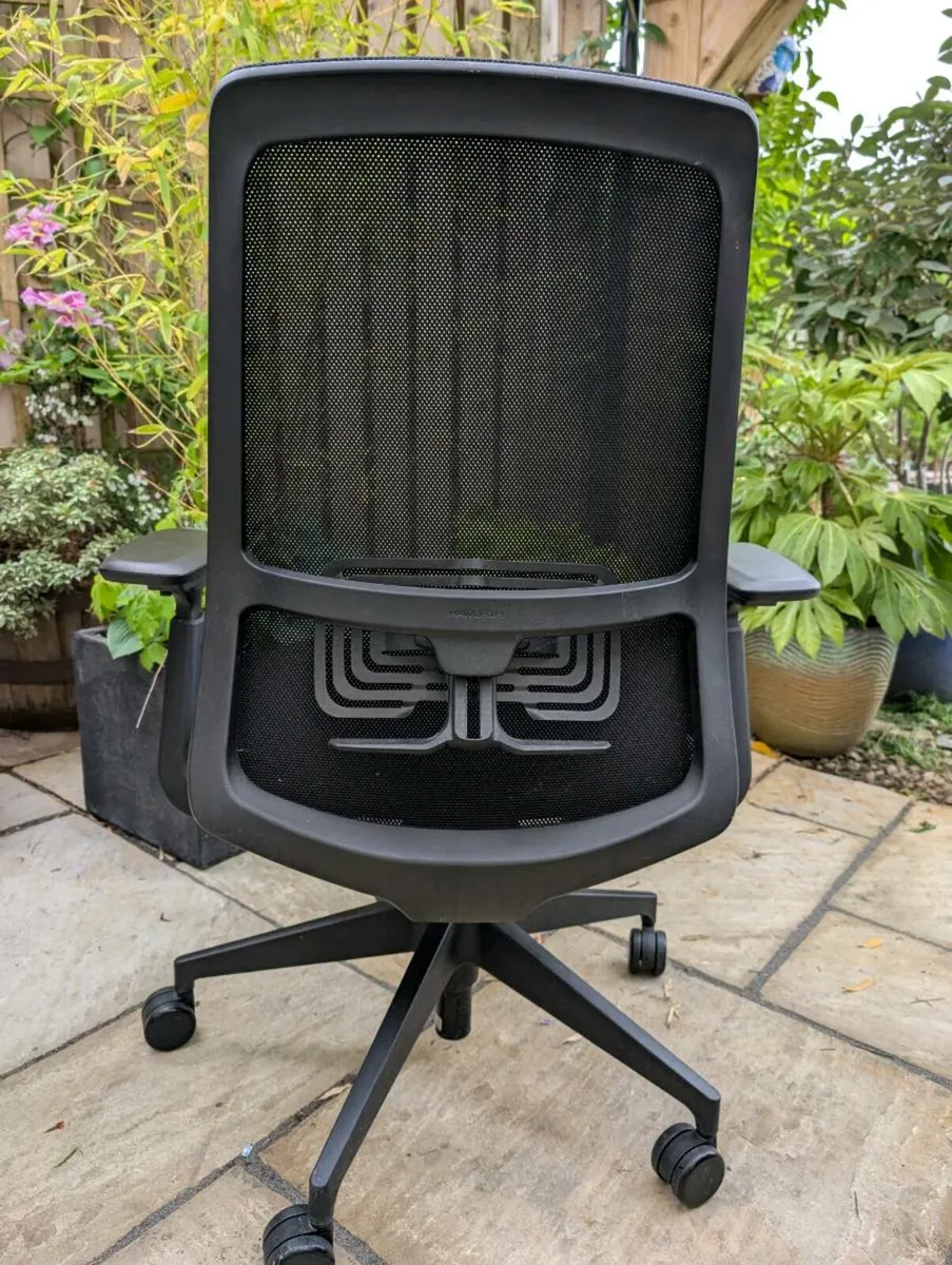 Ergonomic office chair - Image 4