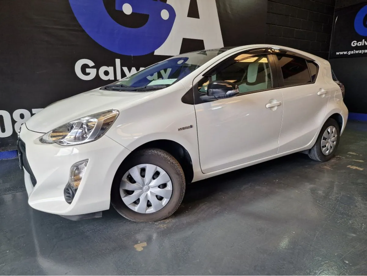 Toyota Aqua 1.5 Hybrid Rear Camera-android Auto-l - Image 2