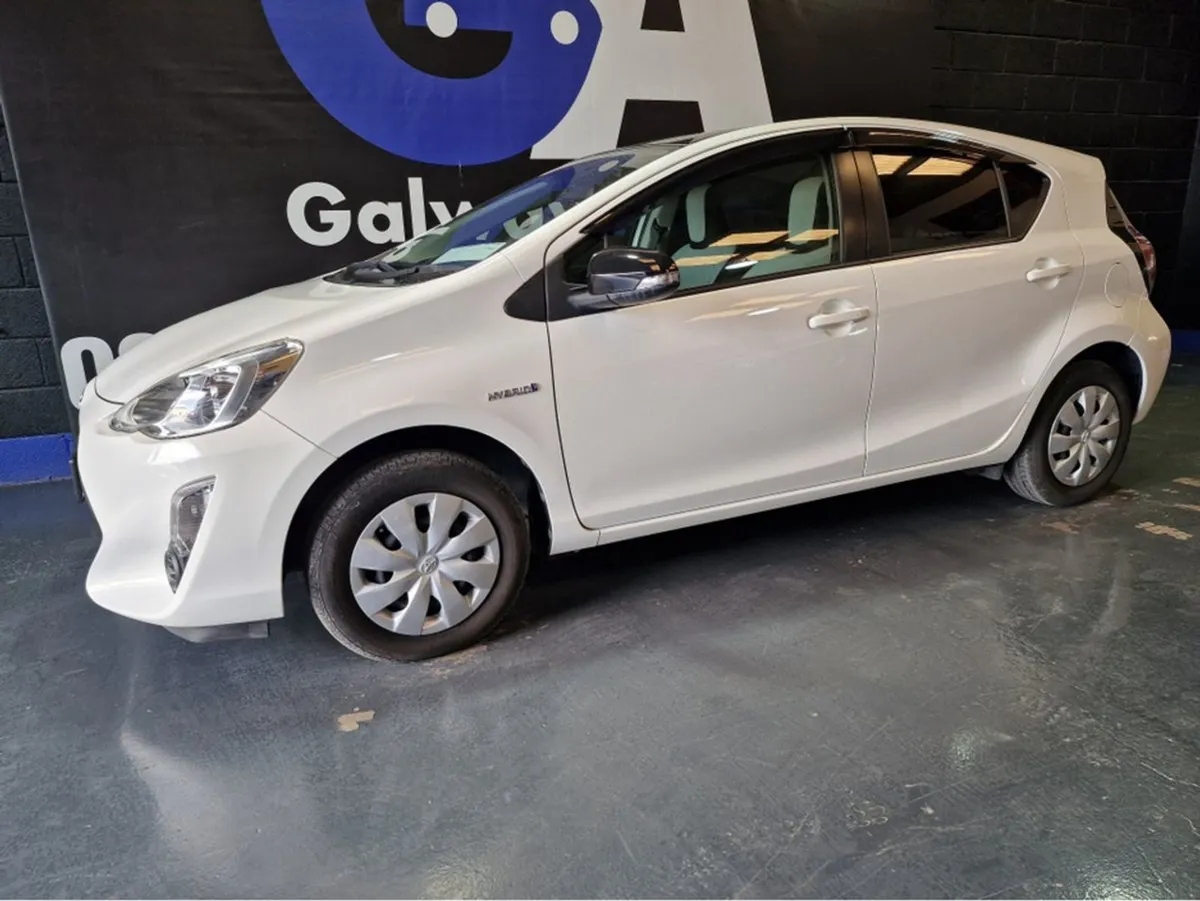Toyota Aqua 1.5 Hybrid Rear Camera-android Auto-l - Image 3
