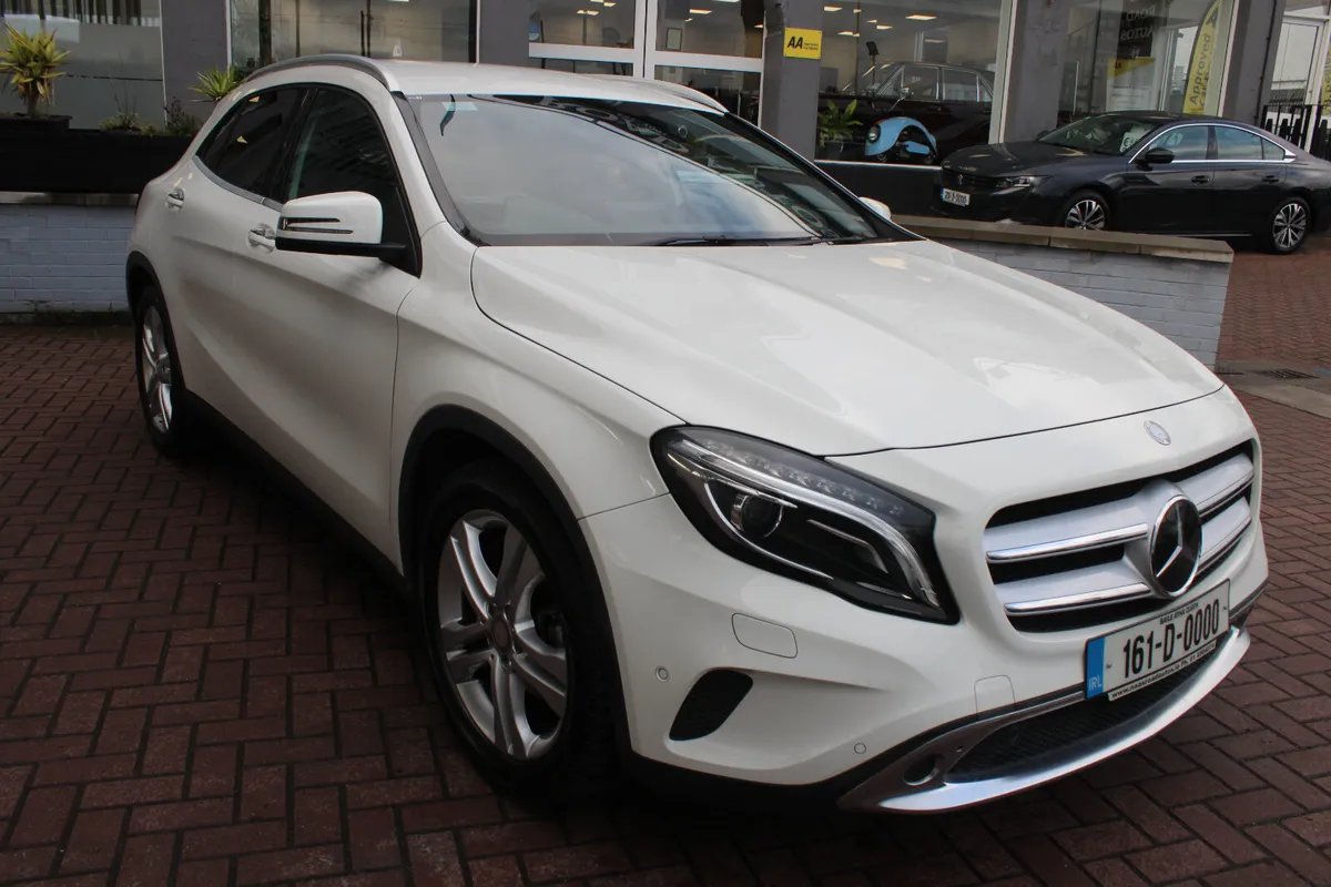 MERCEDES BENZ GLA180 AMG LINE AUTOMATIC - Image 2