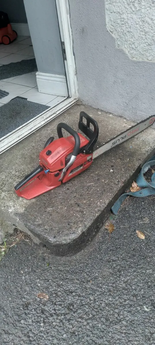 PRO plus cahinsaw running well priced - Image 2