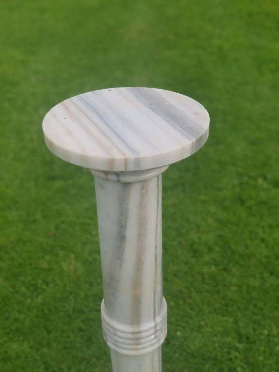 Solid marble pedestals - Image 3