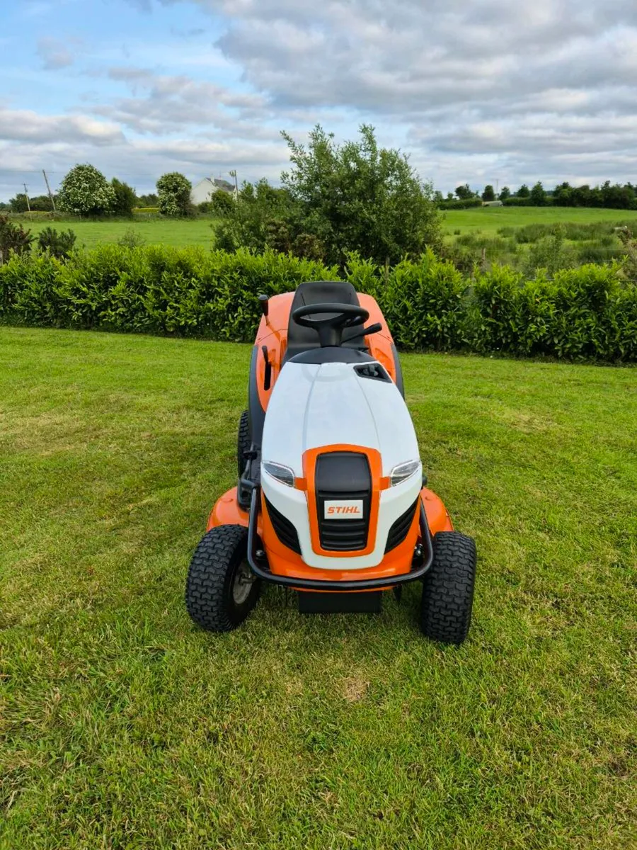 Stilh 5112 ride on lawnmower - Image 1