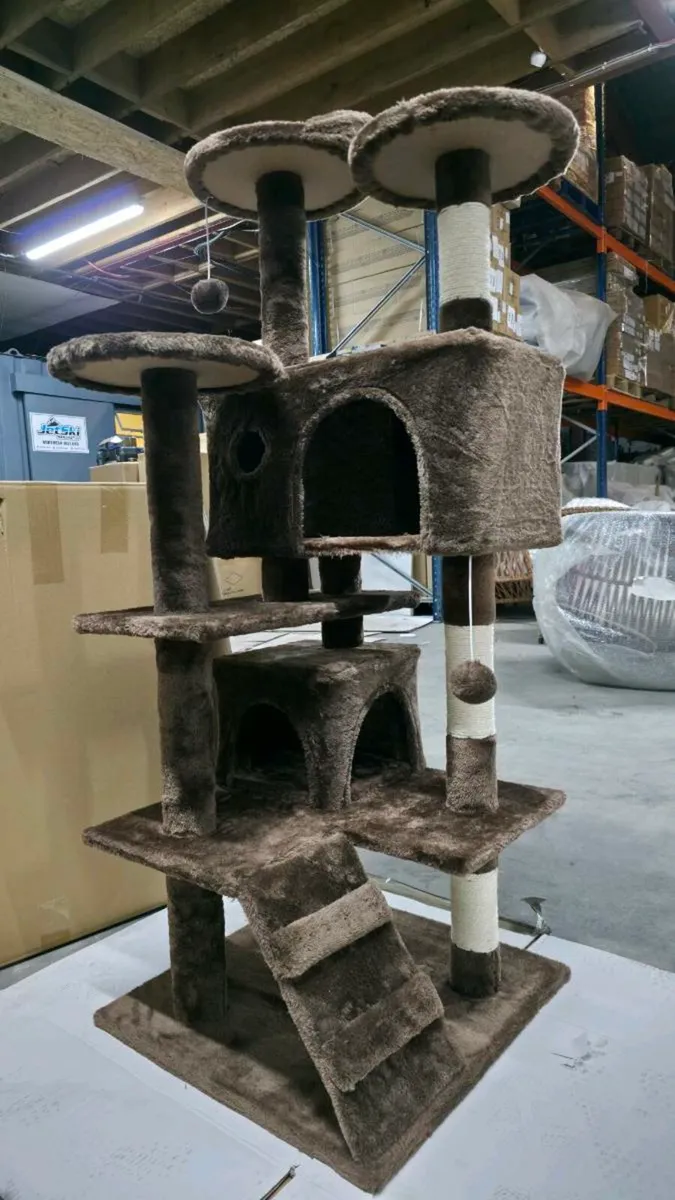 Cat tree scratching poles - Image 1