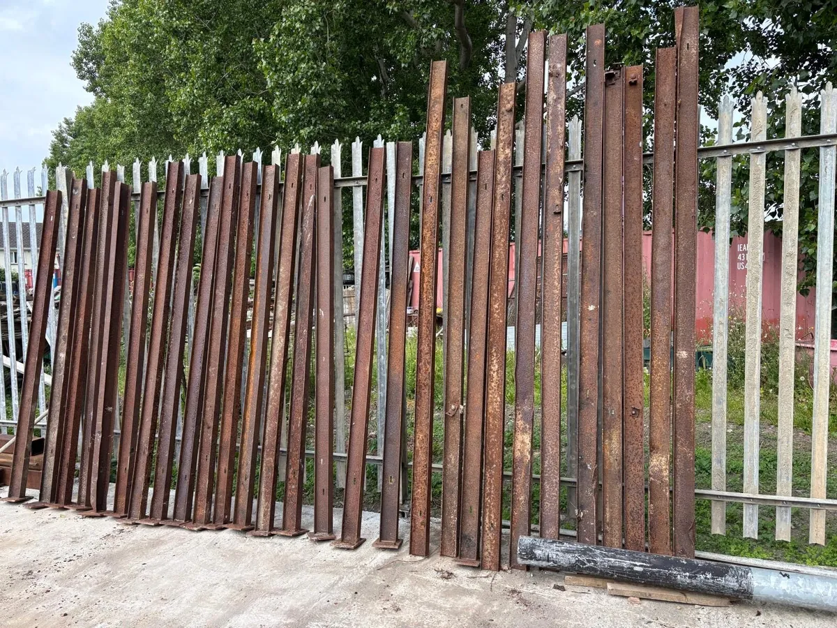 Knife edge palisade fencing - Image 2