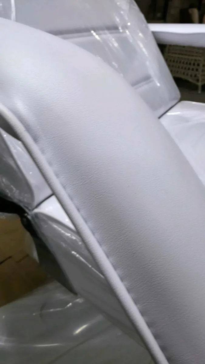 Beauty bed massage table brand new - Image 2