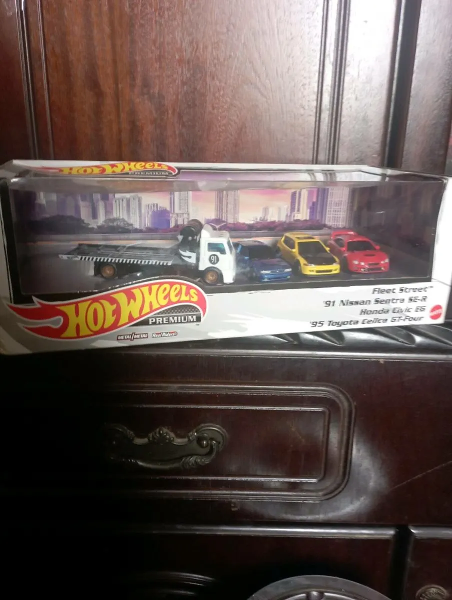 HOT WHEELS DIE-CAST MODLES CARS - Image 3